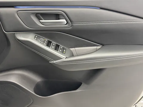 DL25XKT Nissan Qashqai 1.3 DiG-T MH N-Connecta 5dr Thumbnail #20