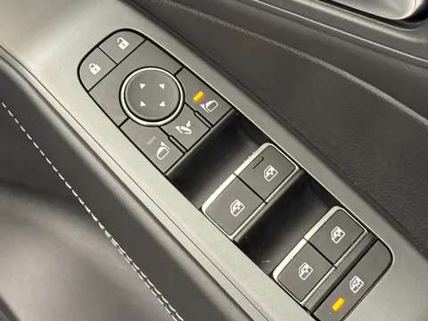 DL25XKT Nissan Qashqai 1.3 DiG-T MH N-Connecta 5dr Thumbnail #21