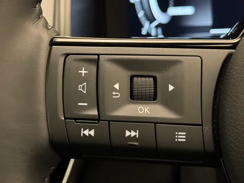 DL25XKT Nissan Qashqai 1.3 DiG-T MH N-Connecta 5dr Thumbnail #23