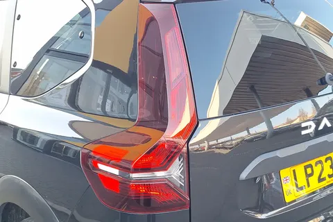 LP23VLU Dacia Jogger 1.6 HEV Extreme SE 5dr Auto Thumbnail #17