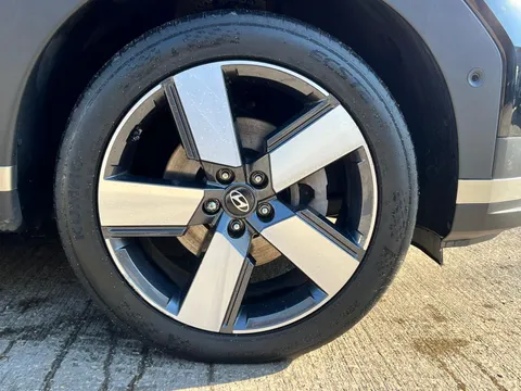 ML74SXJ Hyundai Santa Fe 1.6 TGDi 239 Hybrid Ultimate 5dr Auto Thumbnail #11