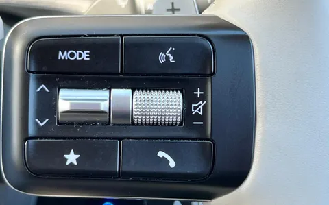 ML74SXJ Hyundai Santa Fe 1.6 TGDi 239 Hybrid Ultimate 5dr Auto Thumbnail #12