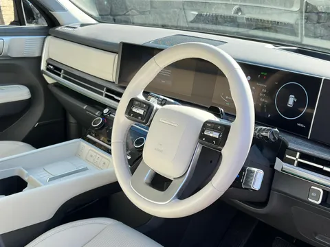 ML74SXJ Hyundai Santa Fe 1.6 TGDi 239 Hybrid Ultimate 5dr Auto Thumbnail #14