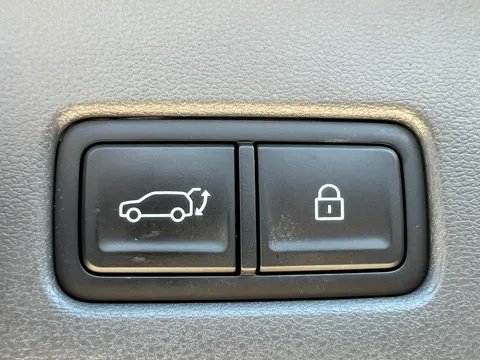 ML74SXJ Hyundai Santa Fe 1.6 TGDi 239 Hybrid Ultimate 5dr Auto Thumbnail #28