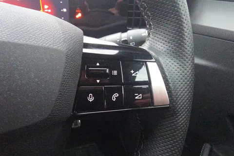 BD22NUH Vauxhall Astra 1.2 Turbo 130 GS Line 5dr Thumbnail #6