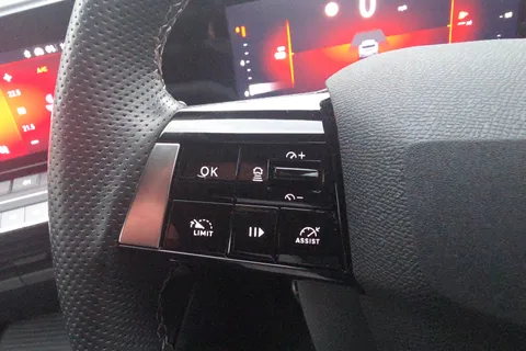 BD22NUH Vauxhall Astra 1.2 Turbo 130 GS Line 5dr Thumbnail #13