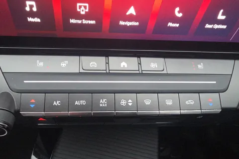 BD22NUH Vauxhall Astra 1.2 Turbo 130 GS Line 5dr Thumbnail #22