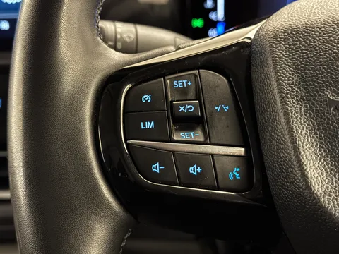 DL73FND Ford Transit Custom 2.0 EcoBlue 136ps H1 Van Limited Thumbnail #19