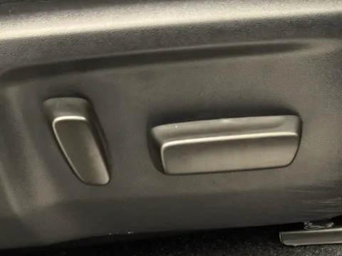 MX72KGK Toyota Hilux GR Sport D/Cab Pick Up 2.8 D-4D Auto Thumbnail #20