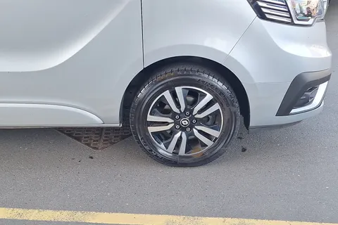 YK23SJL Renault Trafic LL30 Blue dCi 170 Sport Van EDC Thumbnail #5