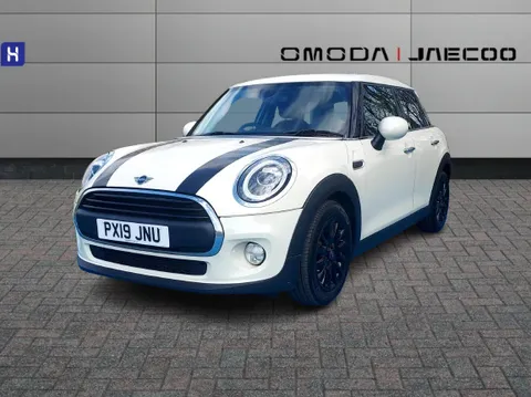 PX19JNU Mini Hatchback 1.5 One Classic II 5dr Thumbnail #3