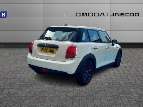 PX19JNU Mini Hatchback 1.5 One Classic II 5dr Thumbnail #5