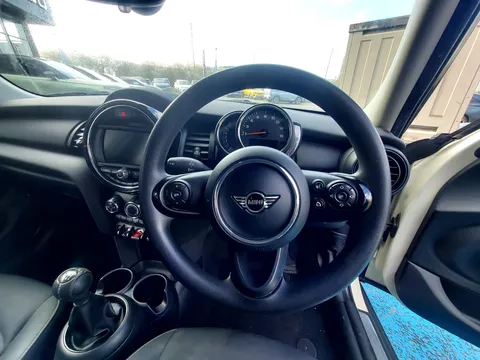 PX19JNU Mini Hatchback 1.5 One Classic II 5dr Thumbnail #10