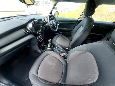 PX19JNU Mini Hatchback 1.5 One Classic II 5dr Thumbnail #17