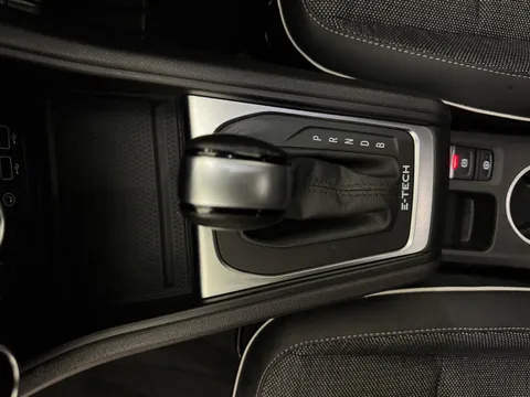 PF72NBE Renault Captur 1.6 E-Tech full hybrid 145 Techno 5dr Auto Thumbnail #15