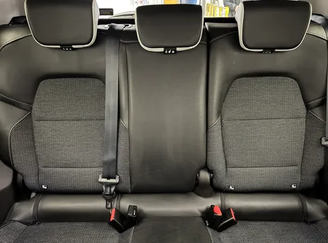 PF72NBE Renault Captur 1.6 E-Tech full hybrid 145 Techno 5dr Auto Thumbnail #16