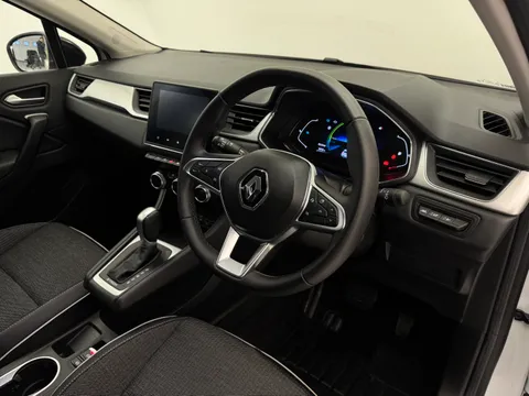 PF72NBE Renault Captur 1.6 E-Tech full hybrid 145 Techno 5dr Auto Thumbnail #12