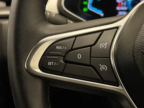 PF72NBE Renault Captur 1.6 E-Tech full hybrid 145 Techno 5dr Auto Thumbnail #19