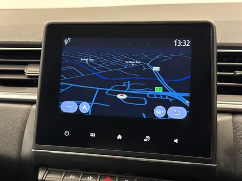 PF72NBE Renault Captur 1.6 E-Tech full hybrid 145 Techno 5dr Auto Thumbnail #22