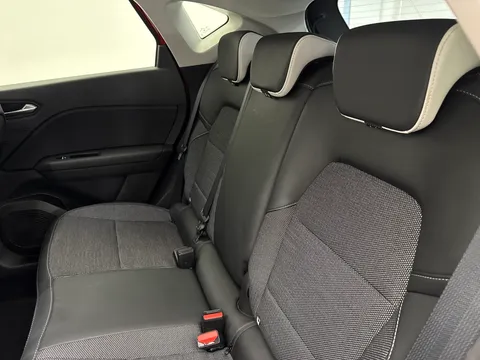NG72XKE Renault Captur 1.6 E-Tech full hybrid 145 Techno 5dr Auto Thumbnail #6