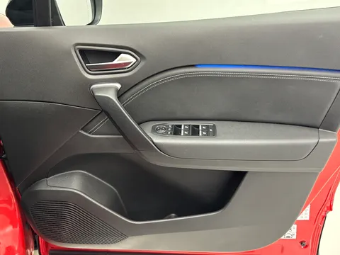 NG72XKE Renault Captur 1.6 E-Tech full hybrid 145 Techno 5dr Auto Thumbnail #17