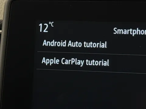 NG72XKE Renault Captur 1.6 E-Tech full hybrid 145 Techno 5dr Auto Thumbnail #21