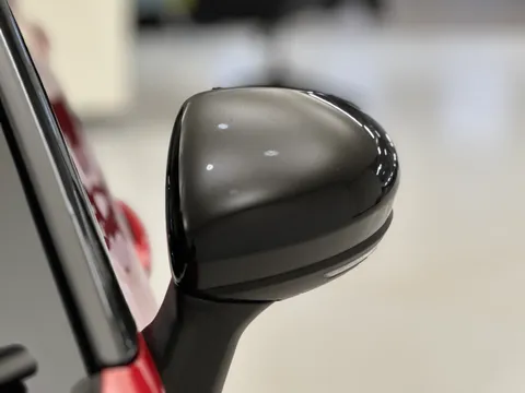 NG72XKE Renault Captur 1.6 E-Tech full hybrid 145 Techno 5dr Auto Thumbnail #24