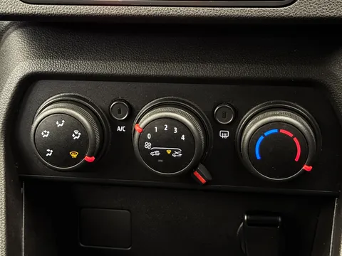 DU72XML Dacia Sandero Stepway 1.0 TCe Comfort 5dr Thumbnail #25