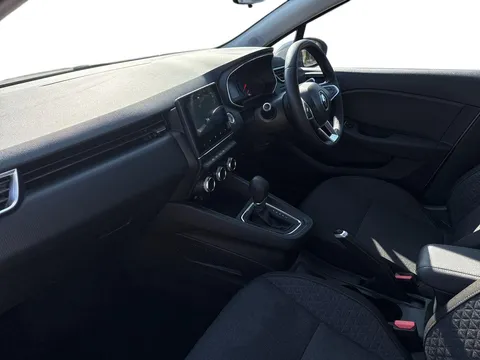 4 of 33 for Renault Clio 1.0 TCe 90 Iconic 5dr Auto