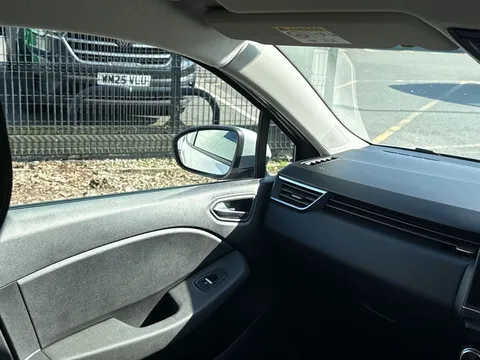 19 of 33 for Renault Clio 1.0 TCe 90 Iconic 5dr Auto