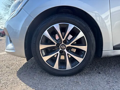 30 of 33 for Renault Clio 1.0 TCe 90 Iconic 5dr Auto