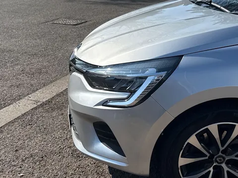 24 of 33 for Renault Clio 1.0 TCe 90 Iconic 5dr Auto