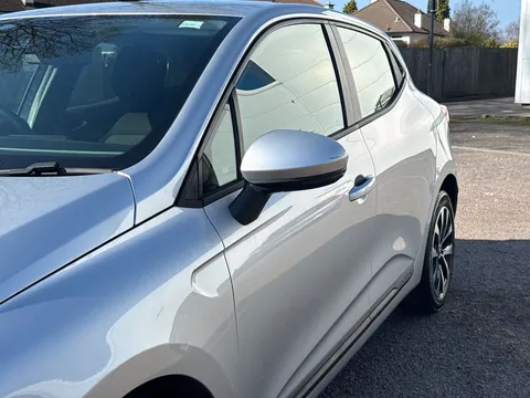 27 of 33 for Renault Clio 1.0 TCe 90 Iconic 5dr Auto