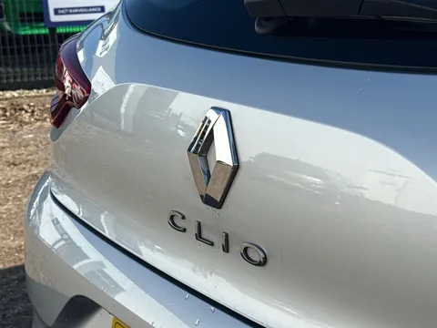28 of 33 for Renault Clio 1.0 TCe 90 Iconic 5dr Auto