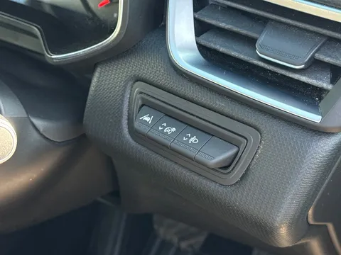 21 of 33 for Renault Clio 1.0 TCe 90 Iconic 5dr Auto