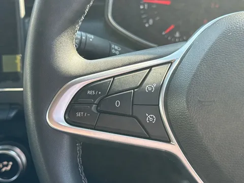 22 of 33 for Renault Clio 1.0 TCe 90 Iconic 5dr Auto