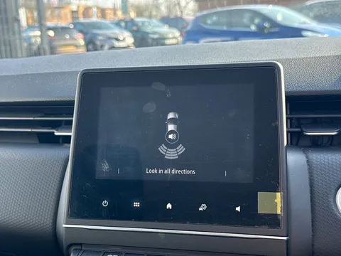 14 of 33 for Renault Clio 1.0 TCe 90 Iconic 5dr Auto