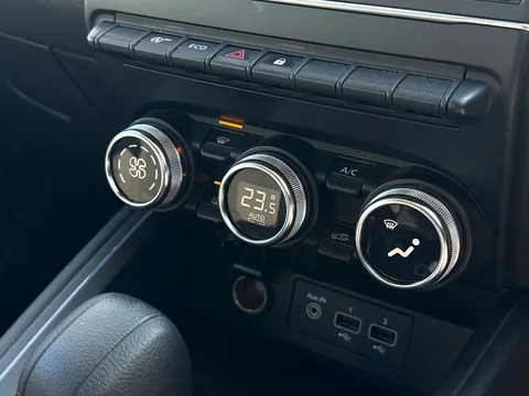 12 of 33 for Renault Clio 1.0 TCe 90 Iconic 5dr Auto