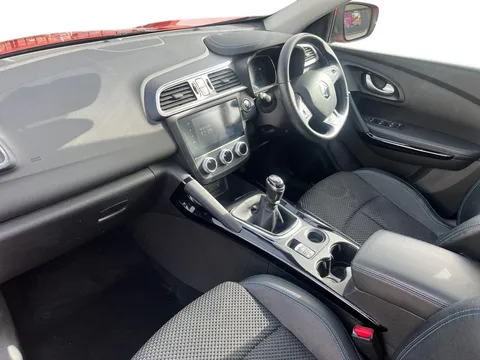 CX19OZF Renault Kadjar 1.3 TCE 160 S Edition 5dr Thumbnail #5