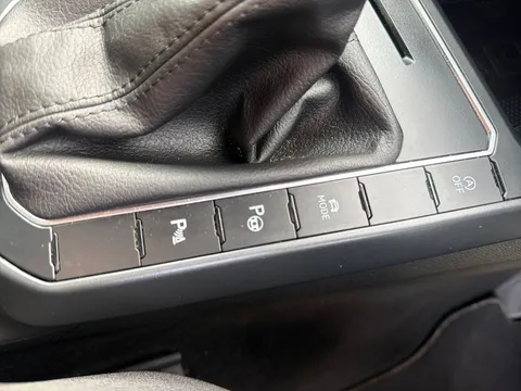 DC23XFD Volkswagen Taigo 1.5 TSI 150 R-Line 5dr DSG Thumbnail #14