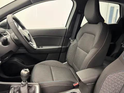 SY75YPL Renault Captur 1.2 TCE 115 Evolution 5dr Thumbnail #11