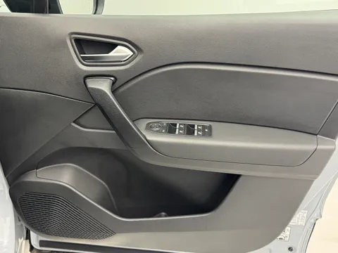 SY75YPL Renault Captur 1.2 TCE 115 Evolution 5dr Thumbnail #14