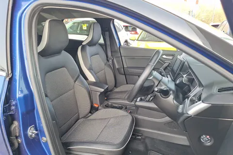 BG22JFA Renault Captur 1.0 TCE 90 SE Edition 5dr Thumbnail #30