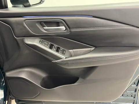 OE25ULA Nissan Qashqai 1.3 DiG-T MH N-Connecta [Glass Roof] 5dr Thumbnail #19