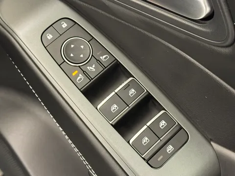 OE25ULA Nissan Qashqai 1.3 DiG-T MH N-Connecta [Glass Roof] 5dr Thumbnail #20