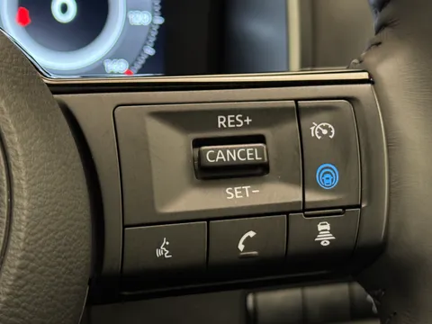 OE25ULA Nissan Qashqai 1.3 DiG-T MH N-Connecta [Glass Roof] 5dr Thumbnail #23