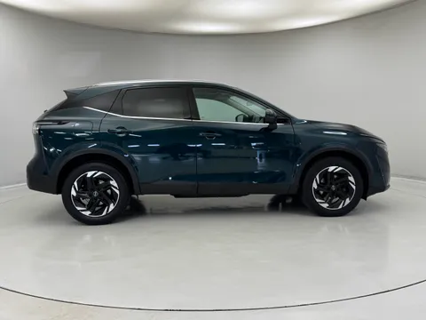 OE25UMF Nissan Qashqai 1.3 DiG-T MH N-Connecta [Glass Roof] 5dr Thumbnail #11