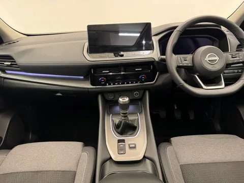 OE25UMF Nissan Qashqai 1.3 DiG-T MH N-Connecta [Glass Roof] 5dr Thumbnail #4