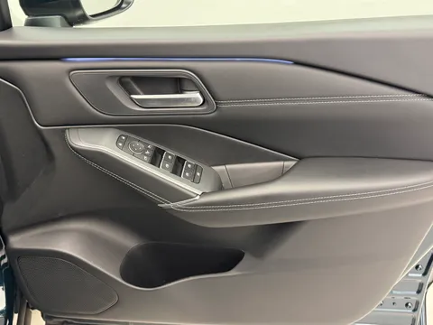 OE25UMF Nissan Qashqai 1.3 DiG-T MH N-Connecta [Glass Roof] 5dr Thumbnail #19