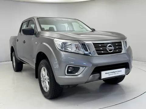 OW72ZVH Nissan Navara Double Cab Pick Up Acenta 2.3dCi 163 TT 4WD Thumbnail #4